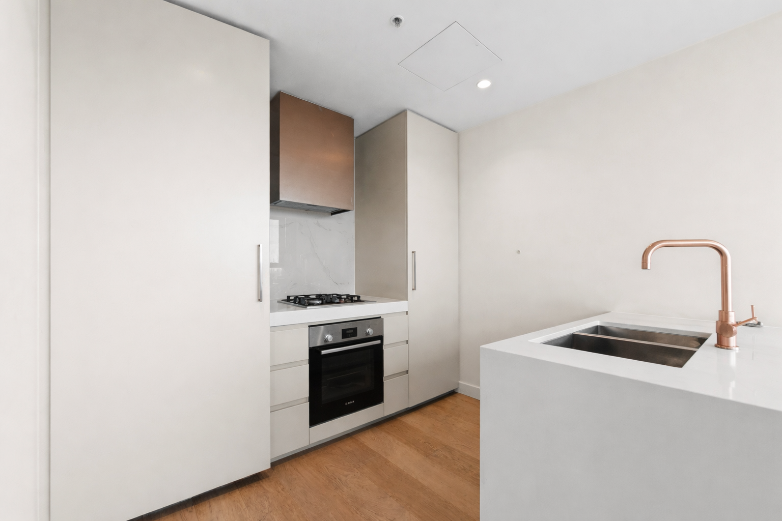 On Sale--City Apartment-Located at 141 La Trobe Street in the heart of Melbourne's CBD - Image 6
