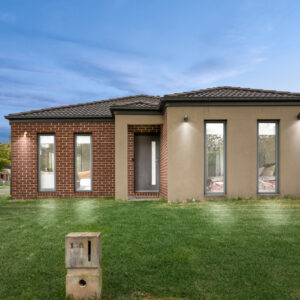 On Sale - Narren Warren House-CONTEMPORARY COMFORT, FAMILY CONVENIENCE