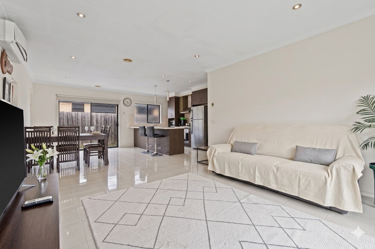 On Sale - Narren Warren House-CONTEMPORARY COMFORT, FAMILY CONVENIENCE - Image 9